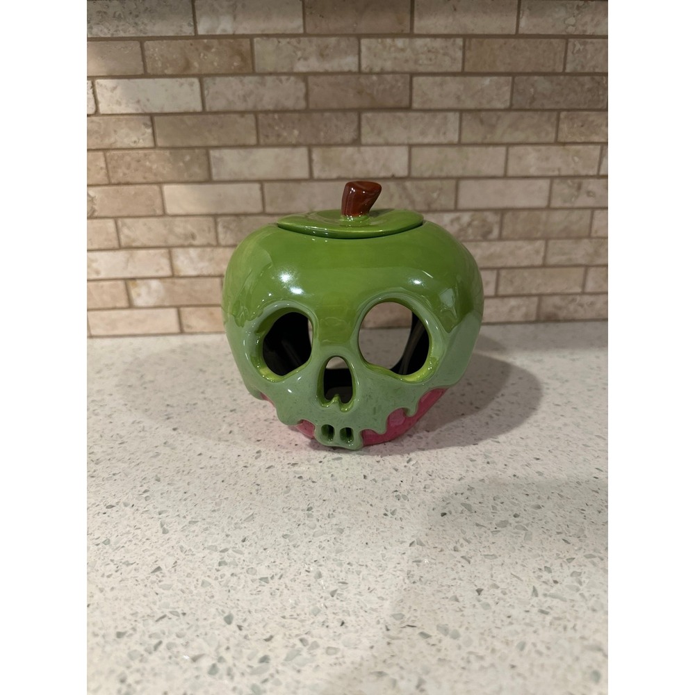Disney Villains Snow‎ White Poison Apple Halloween Jar Canister Rare